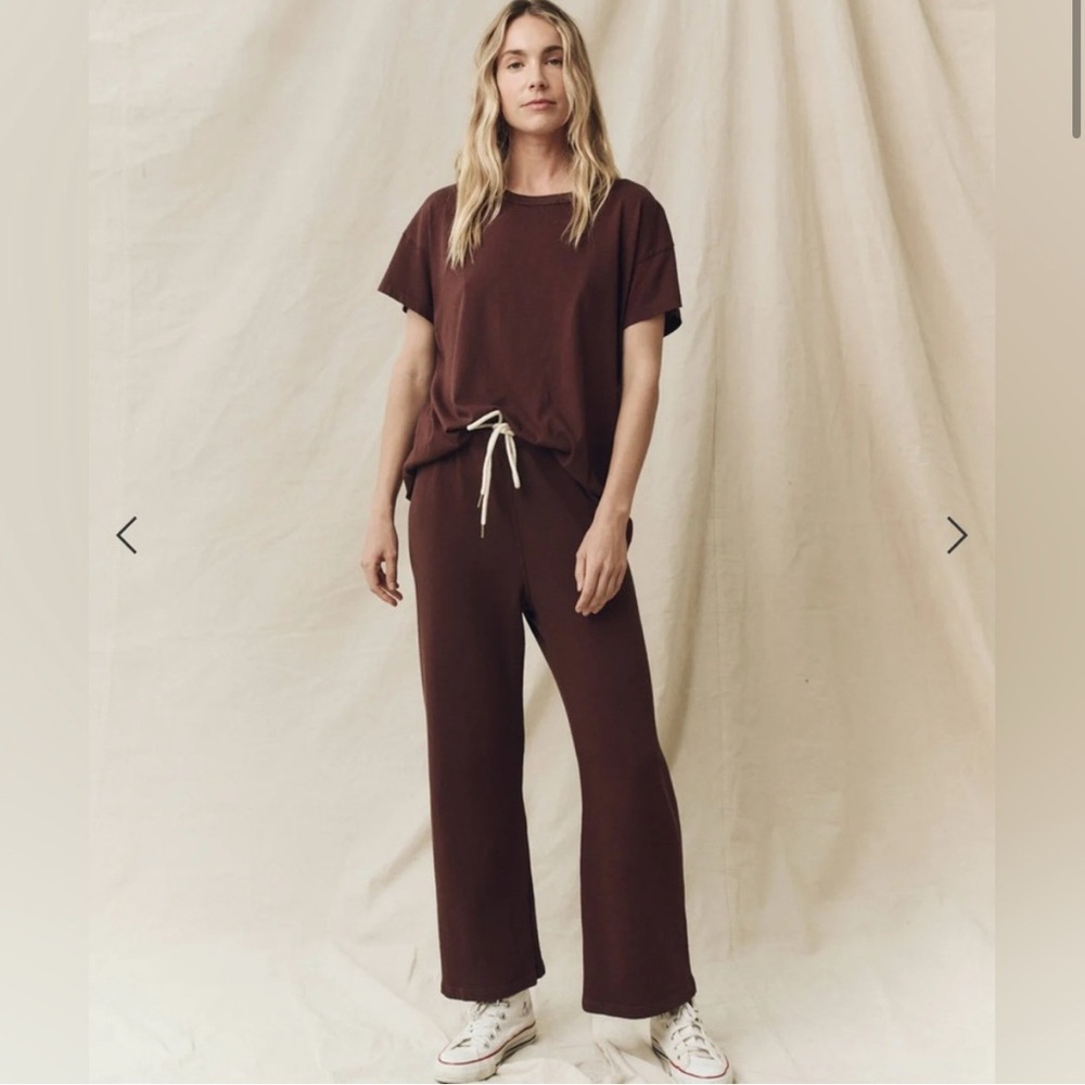 ISO: The GREAT. wide leg crop sweatpants in walnut